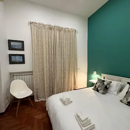 La Stanza Di Eleonora Bed and Breakfast 4*